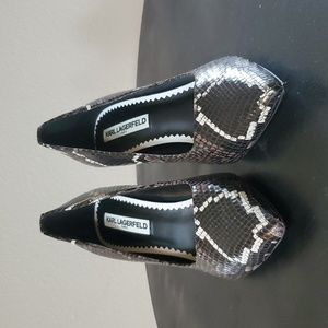 KARL LAGERFELD PARIS Royale Snakeskin Embossed Leather Pumps